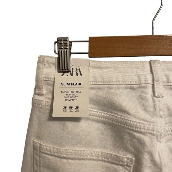 Zara White Slim Flare Super High-Rise Jeans Slim Leg Size 06 NWT - Picture 3 of 5
